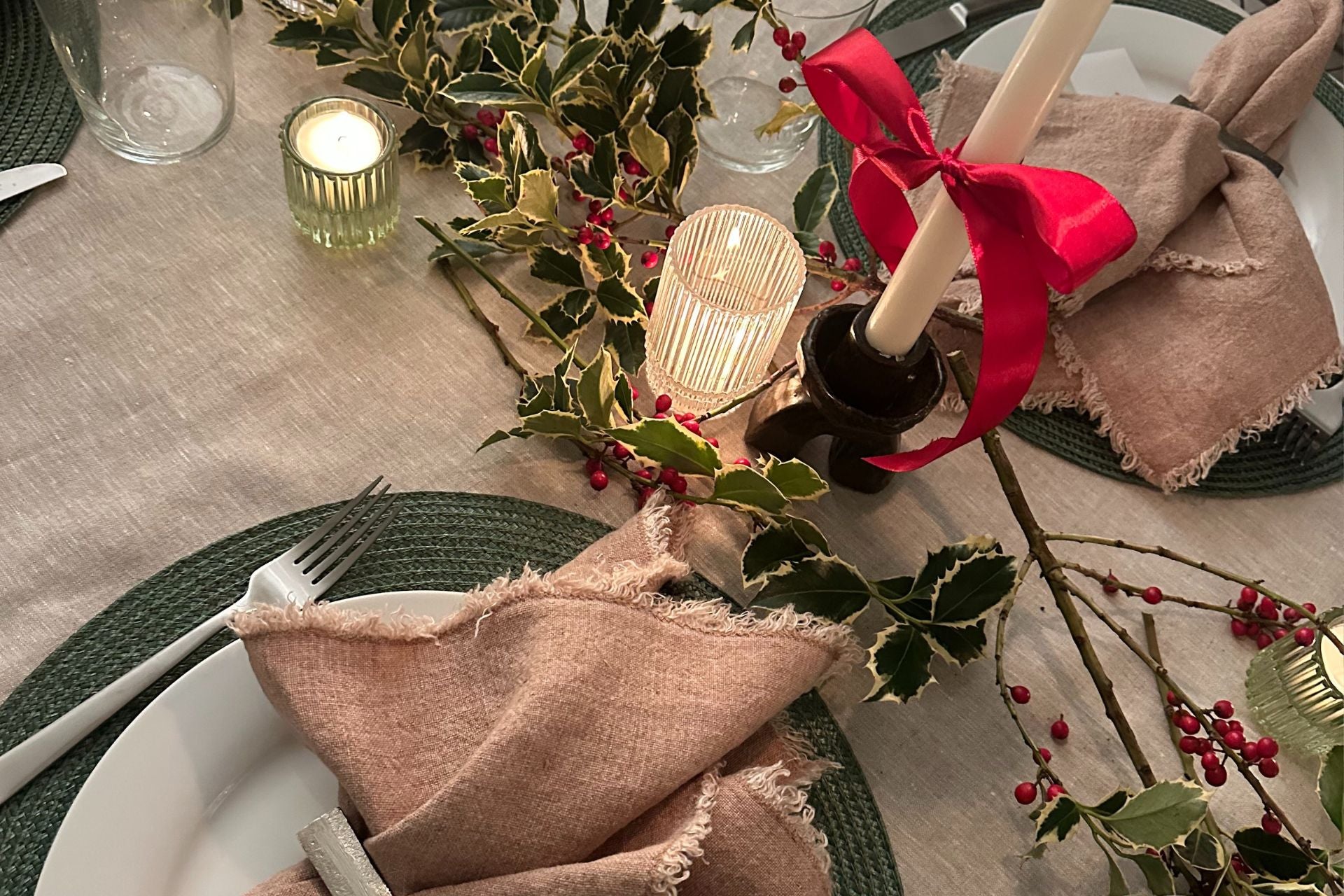 Tips for Hosting a Warm and Inviting Holiday Gathering - NuStory