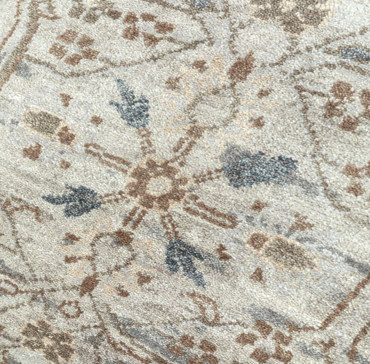 Hand Knotted Amer Rug